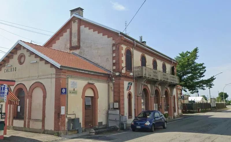 CALUSO - Litiga con la fidanzata in stazione poi tira fuori un coltello: arrestato dai carabinieri