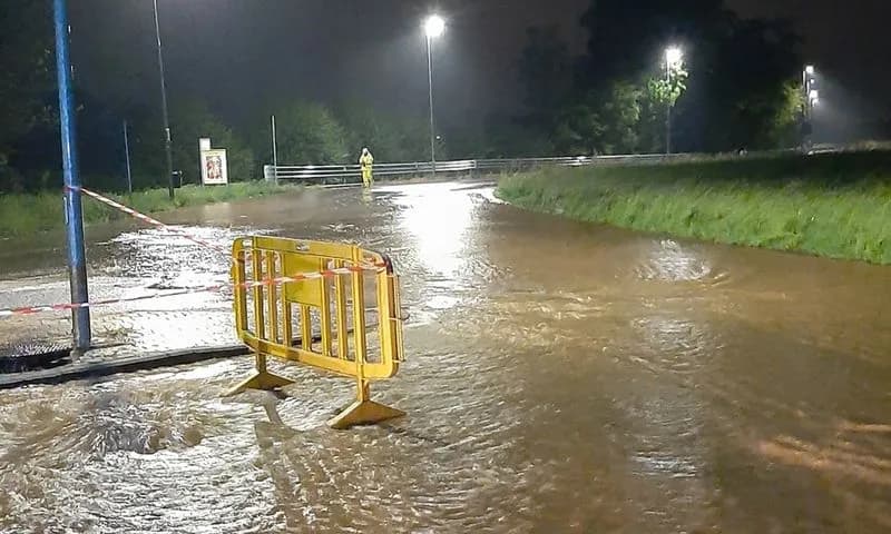 ALLERTA ROSSA MALTEMPO - NOTTATA DI PAURA IN TUTTO IL CANAVESE: FRANE E ALLAGAMENTI - FOTO