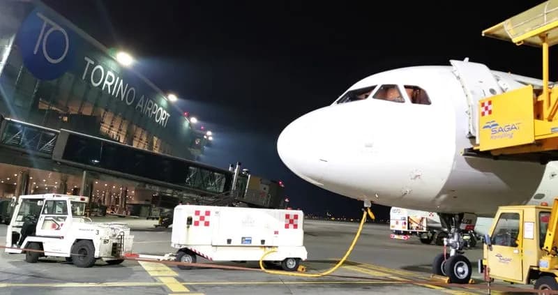 CASELLE - L'aeroporto è andato in crisi per quattro voli dirottati da Bergamo