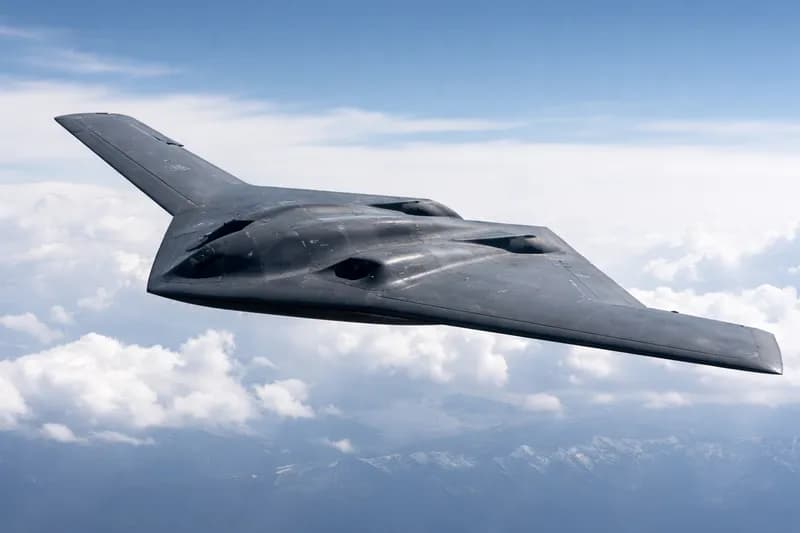 CANAVESE - Cos'è questa storia del cacciabombardiere americano B-2 in volo sulle nostre teste...