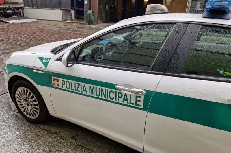 CASELLE - Ubriaco al volante, provoca un incidente: era anche senza patente da due anni