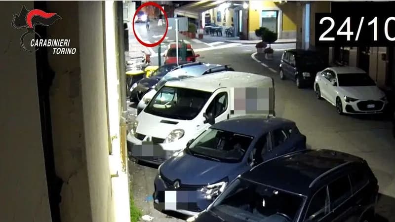 CASELLE - Rubano un orologio da 18 mila euro: presi a Torino dai carabinieri - VIDEO