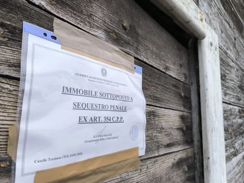 CASELLE - Donna gravemente ferita con una pistola sparachiodi: arrestato il figlio