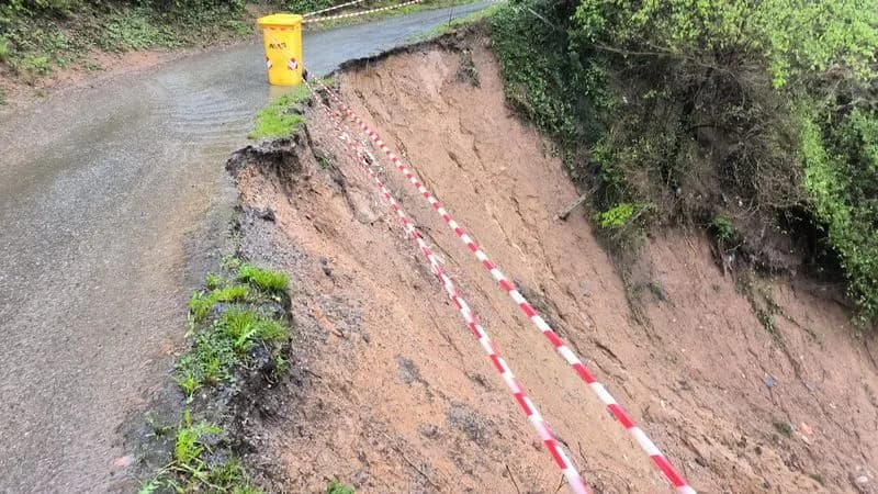CASTELLAMONTE - Maltempo, parte le conta dei danni: 10 famiglie ancora sfollate, altrettante isolate - FOTO