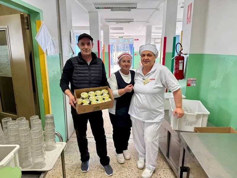 CASTELLAMONTE - Il cibo avanzato nelle mense scolastiche donato alle famiglie in difficoltà - FOTO