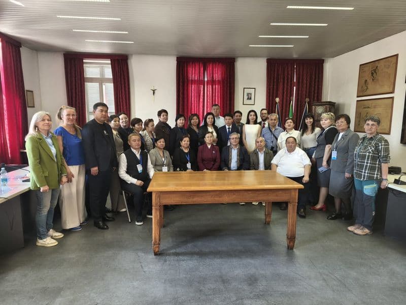 CASTELLAMONTE - Una delegazione dal Kazakistan e dalla Cina per conoscere gli aspetti educativi della ceramica - FOTO