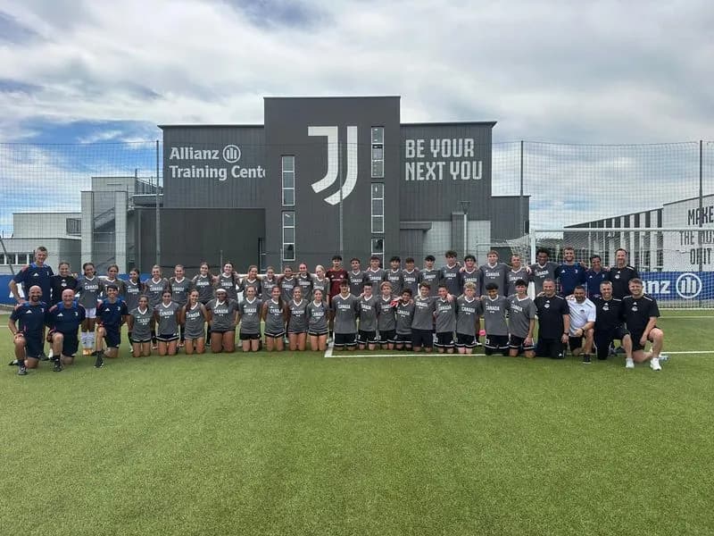 CASTELLAMONTE - Dal Canada in Italia con la squadra di calcio incontra i lontani parenti in Canavese e i campioni della Juve - FOTO
