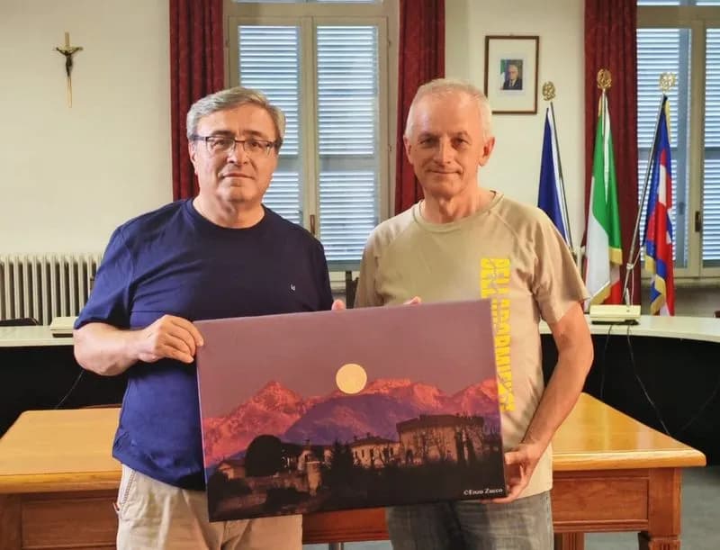 CASTELLAMONTE - Una favolosa fotografia scattata da Enzo Zucco in dono a palazzo Antonelli