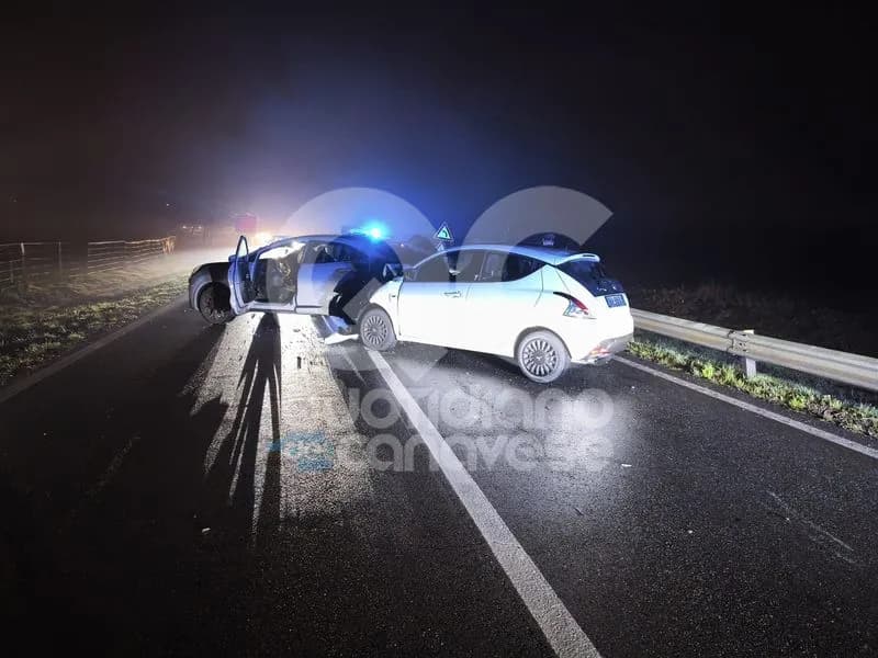 SPINETO - Doppio incidente sulla provinciale Cuorgnè-Castellamonte: quattro auto coinvolte, due feriti - FOTO