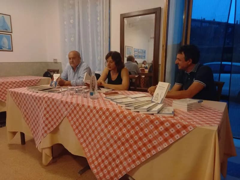 CASTELLAMONTE - Gli autori Vincenzo Tancredi e Tazio Brusasco a «Letture in valigia» - FOTO