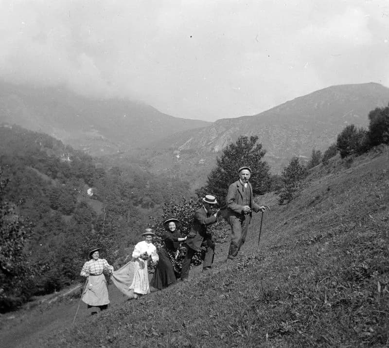 CASTELNUOVO NIGRA - Ritrovate oltre 1400 foto dei primi del Novecento: in arrivo una mostra e un libro