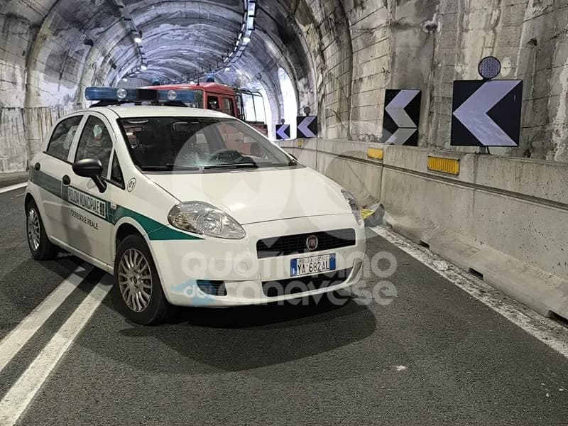 INCIDENTE MORTALE A CERESOLE - Schianto in galleria: perde la vita un motociclista, ferita una donna - FOTO