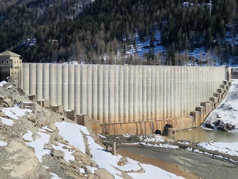 CERESOLE REALE - Finiti i lavori alla diga, ora il lago può tornare a riempirsi d'acqua
