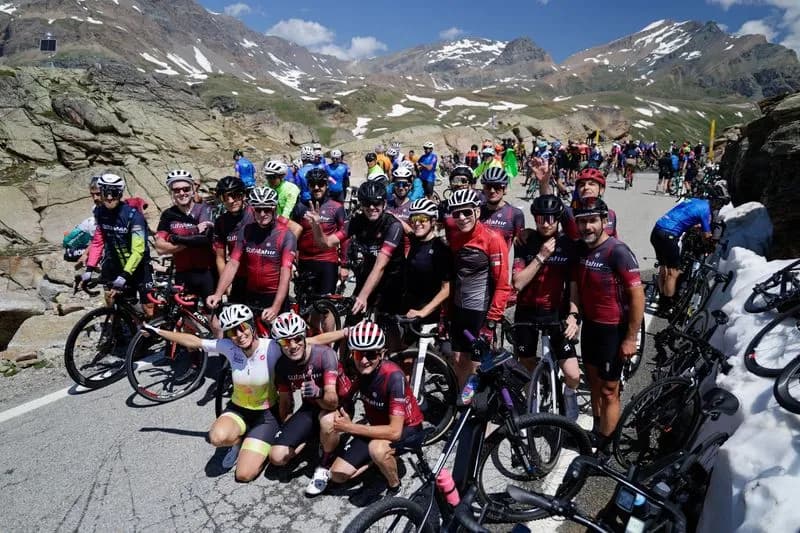 CERESOLE REALE - Oltre mille ciclisti in «Paradiso» con Paola Gianotti: un successo il Nivolet Bike Day - FOTO