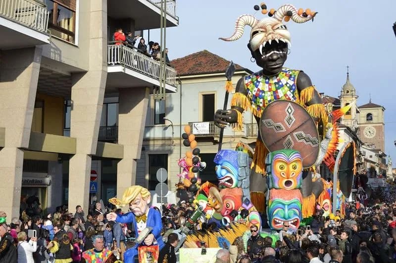 CHIVASSO - Prevista pioggia, il Carnevalone rinviato di una settimana