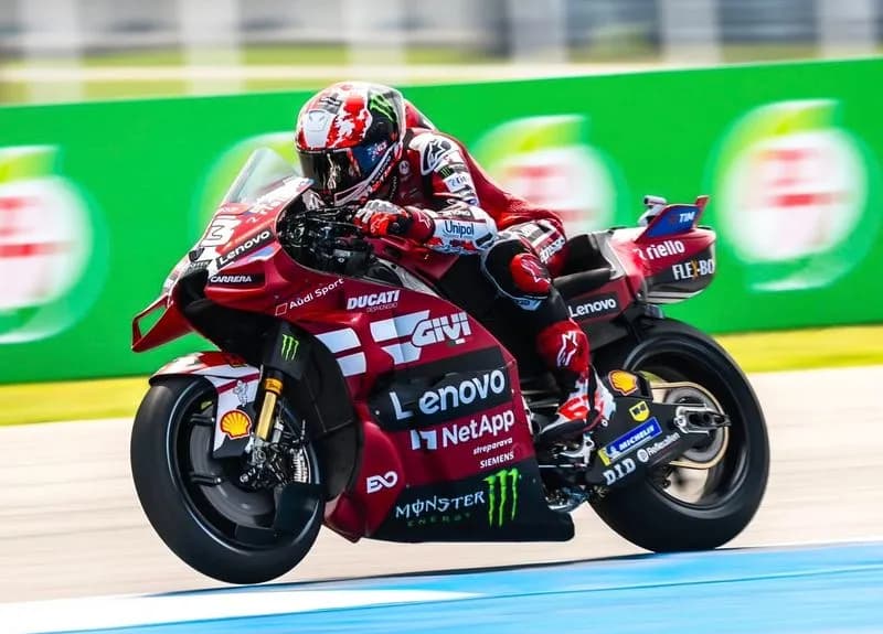 MOTOGP - Esordio difficile nel mondiale per Pecco Bagnaia: nono nella sprint in Thailandia