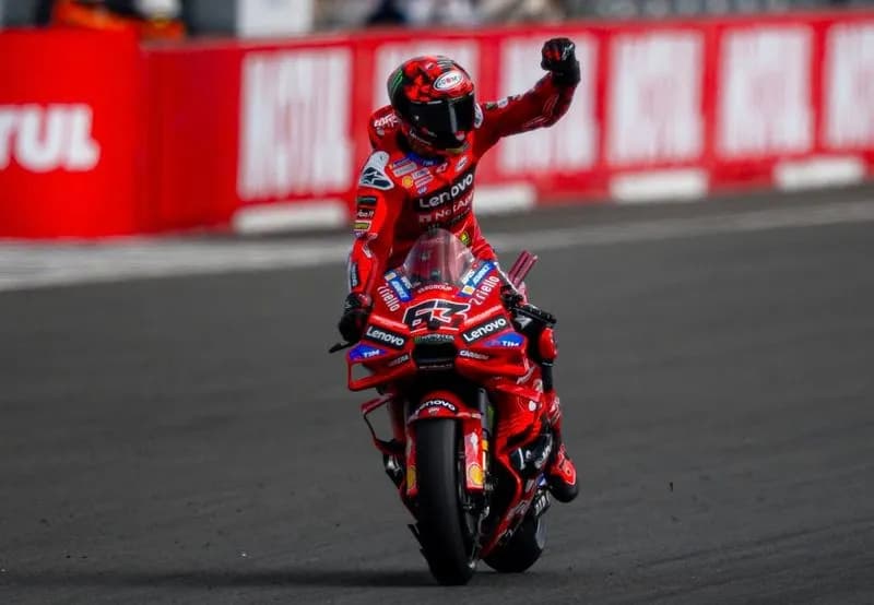 MOTO GP - Pecco Bagnaia vince in Giappone ma ormai è tardi: Marc Marquez è campione del mondo