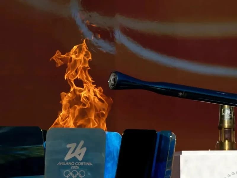 CANAVESE - La fiaccola Olimpica di Milano-Cortina arriva a Chivasso e Ivrea