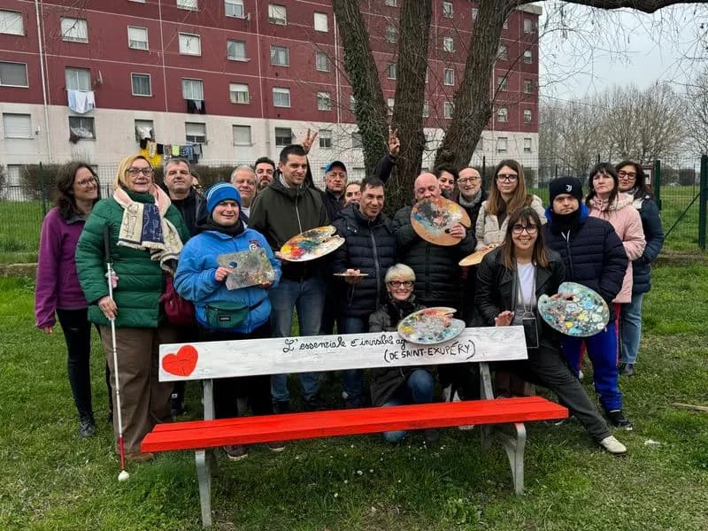 CHIVASSO - Ecco le «panchine sensoriali» dipinte dai ragazzi disabili del Ciss - FOTO