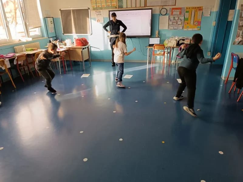 CHIVASSO - Da vent'anni l'educazione stradale della Polizia Locale nelle scuole