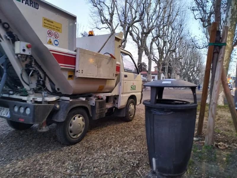 CIRIE' - Rubano le marmitte catalitiche dai mezzi della raccolta rifiuti: ritardi nel servizio