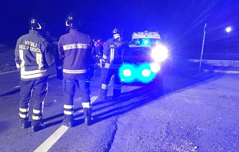 VILLANOVA CANAVESE - Cadavere recuperato in un canale: è il corpo di una donna