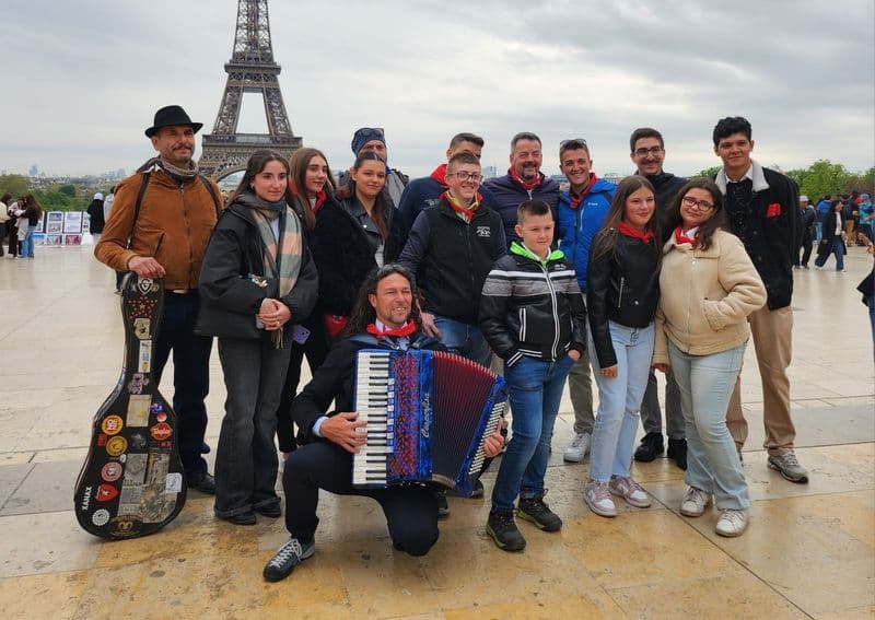 CANAVESE - I Piccoli Cantori della Valle Sacra a Parigi per «Li Nohtri» - FOTO e VIDEO