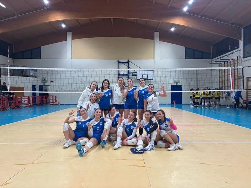 CUORGNE' - L'Alto Canavese volley torna a volare: vittoria e primo posto in classifica