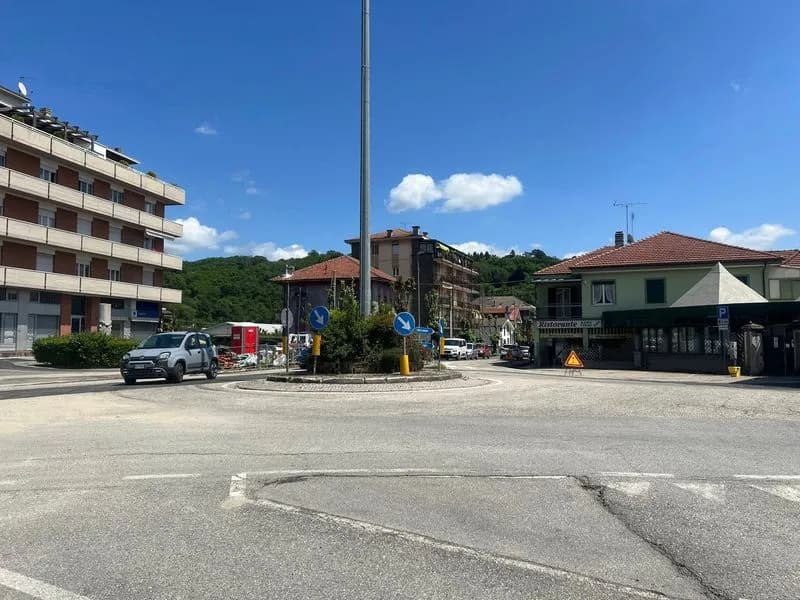 CUORGNE' - Lavori per l'acquedotto al Pedaggio: riaperta la rotonda, ma chiuderà viale dei Mille - FOTO