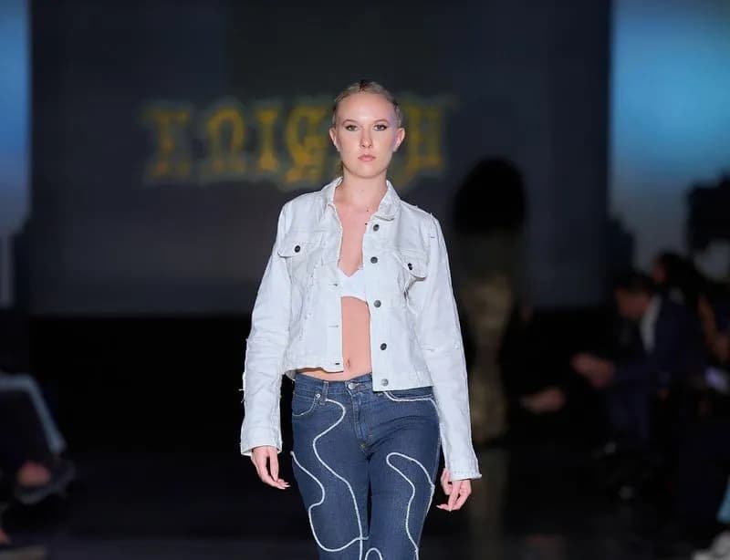 CUORGNE' - La modella Ramona Molinario incanta alla settimana della moda milanese - FOTO