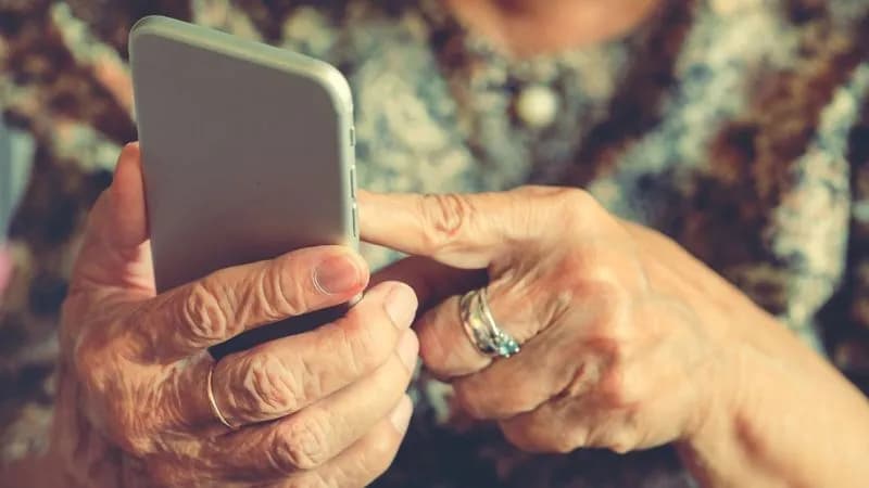 CUORGNE' - «Sono bloccato a Dubai: ho bisogno di 7.500 euro per prenotare un volo» ma è una truffa