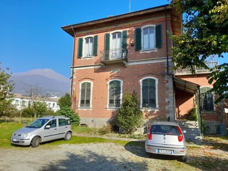 CUORGNE' - Si chiude un'era, il centro anziani ha lasciato Villa Filanda: consegnate le chiavi al sindaco, il futuro è un'incognita