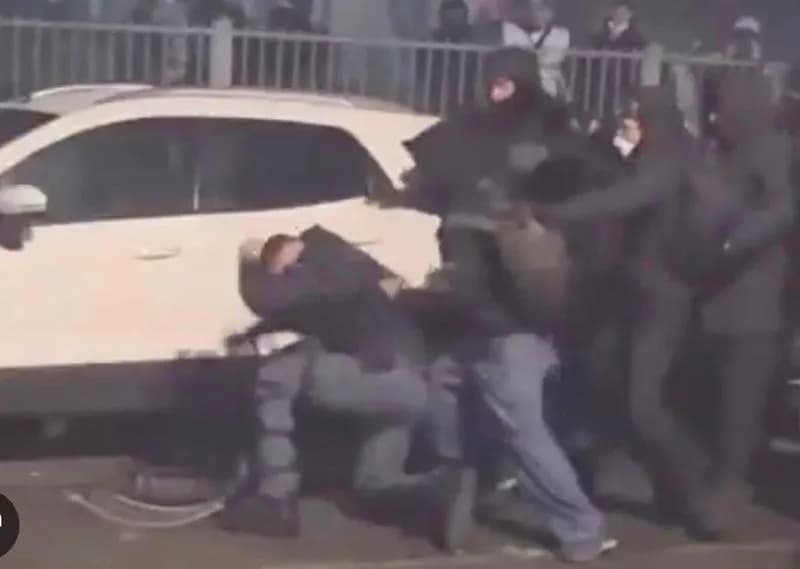 Chi vandalizza in Italia non rappresenta nessuno, né fa la rivoluzione