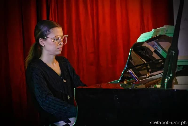 QC LIVE - Mezz'ora con... Federica Bertot talentuosa musicista, pianista e insegnante - VIDEO