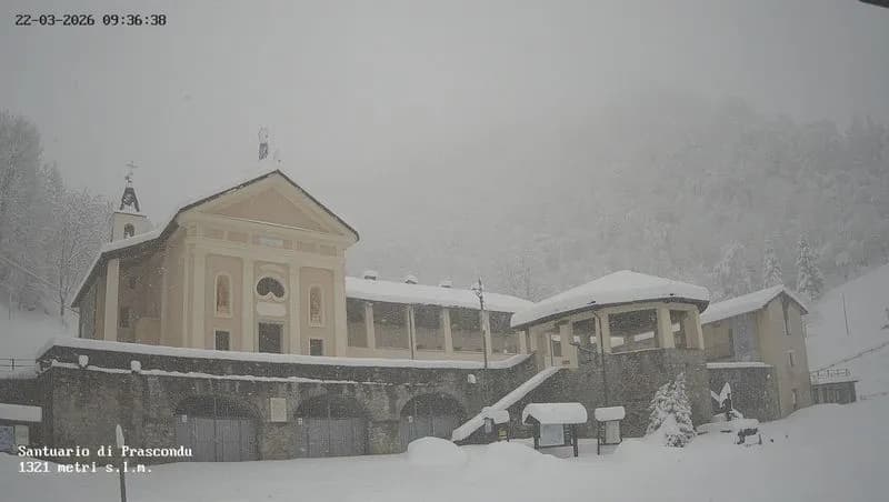 CANAVESE - Colpo di coda dell'inverno: neve sopra i 1000 metri, pioggia in pianura e crollo delle temperature - FOTO