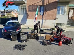 FRONT CANAVESE - Rave party sventato dai carabinieri: 24 ragazzi denunciati