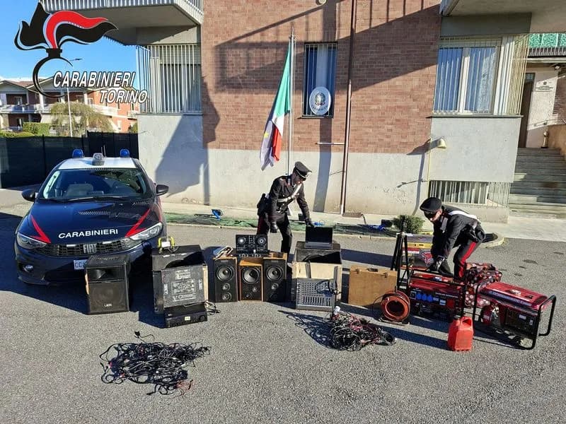 FRONT CANAVESE - Rave party sventato dai carabinieri: 24 ragazzi denunciati