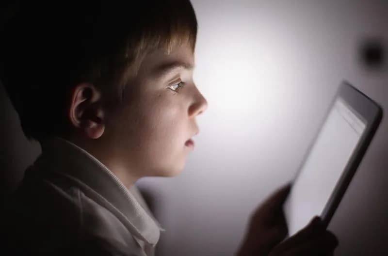 SOCIETA' - Gen Alpha, i figli della rete che sanno di esagerare