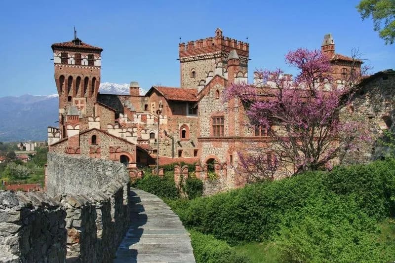 TURISMO - Presentata la prima «Guida alle Eccellenze del Canavese»