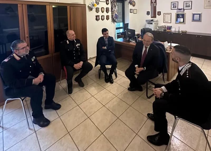 IVREA - Forza Italia in visita al comando dei carabinieri