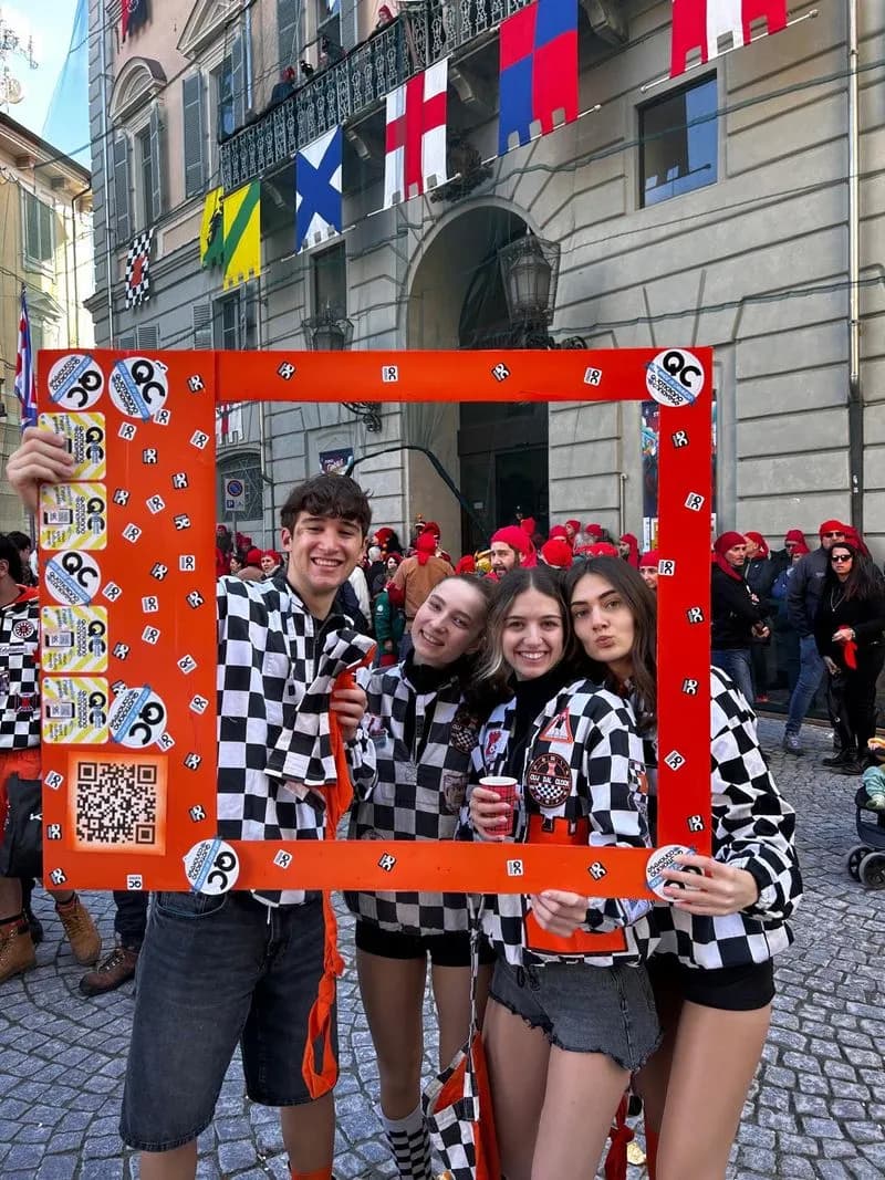 IVREA - Un mare di gente in piazza per la battaglia delle arance: ecco le #faccedacarnevale - VOLUME 2