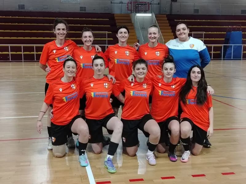 IVREA - Calcio a 5 femminile, le arancionere espugnano Leinì e vincono il derby - FOTO