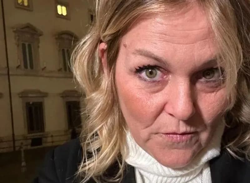 IVREA - Chiesta la cittadinanza onoraria per la giornalista Delia Mauro aggredita per il servizio sul campo nomadi abusivo