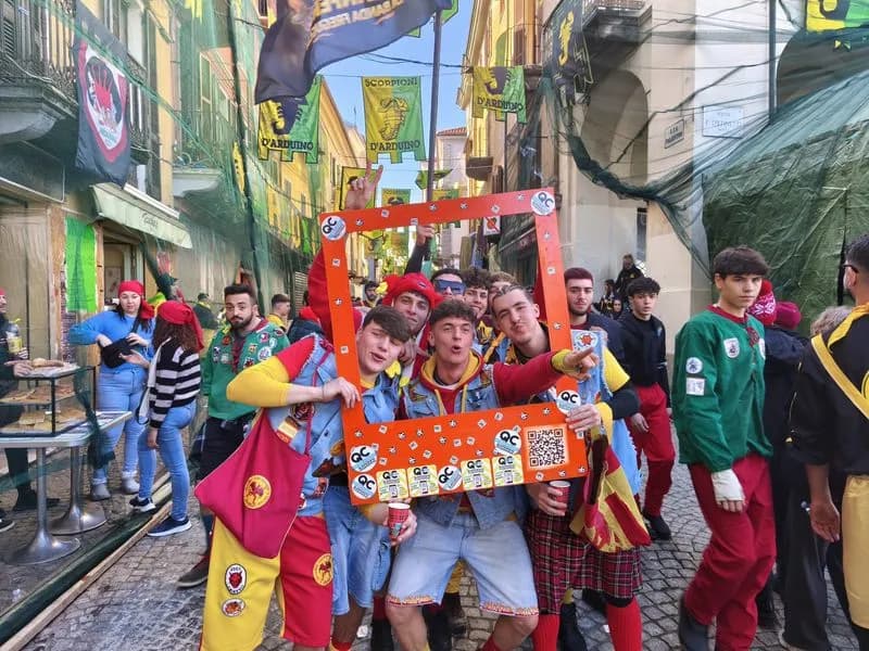 IVREA - In migliaia alla battaglia delle arance: ecco le #faccedacarnevale - VOLUME 5