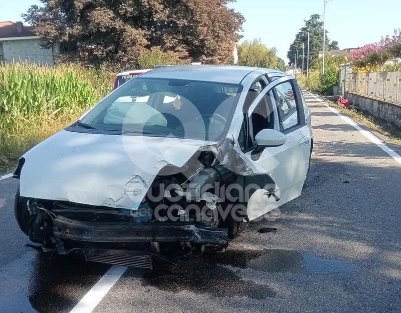IVREA - Schianto sulla provinciale per Torre Balfredo, automobilista ferito - FOTO