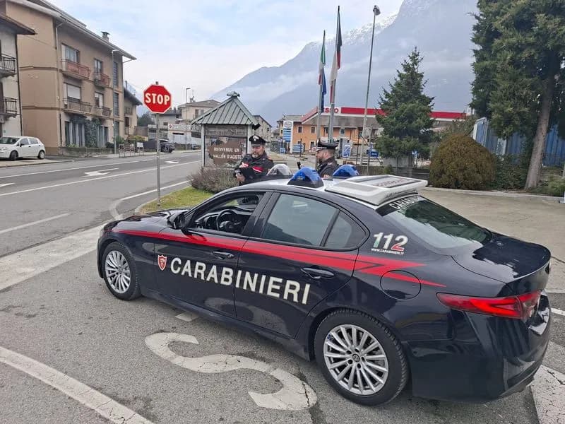 IVREA - Affetto da Alzheimer si mette alla guida dell'auto, intervento tempestivo dei carabinieri - ECCO LA TELEFONATA DELLA MOGLIE AL 112