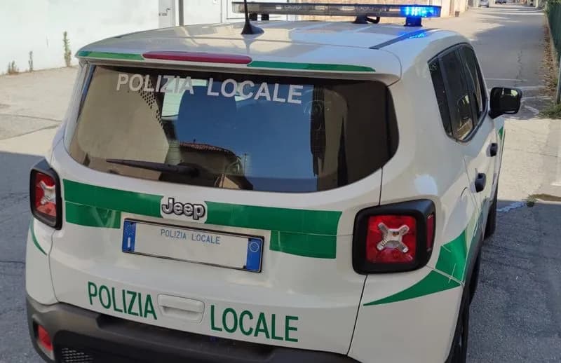 IVREA - Postino e pedone feriti in corso Nigra
