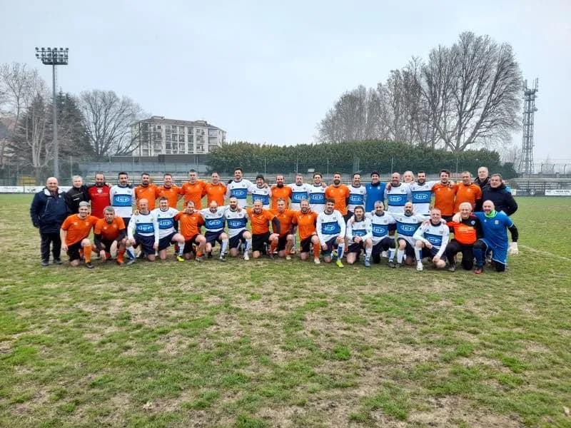 IVREA - Calcio e solidarietà: Legends e Nazionale Veterinari fanno vincere la ricerca - FOTO