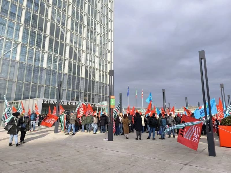 IVREA - Konecta, in fumo i primi 80 posti di lavoro: l'azienda sempre intenzionata a traslocare a Torino