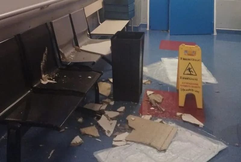 IVREA - Piove nelle sale operatorie dell'ospedale e i lavori del reparto dialisi sono fermi da tempo